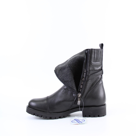 Ботинки с декором